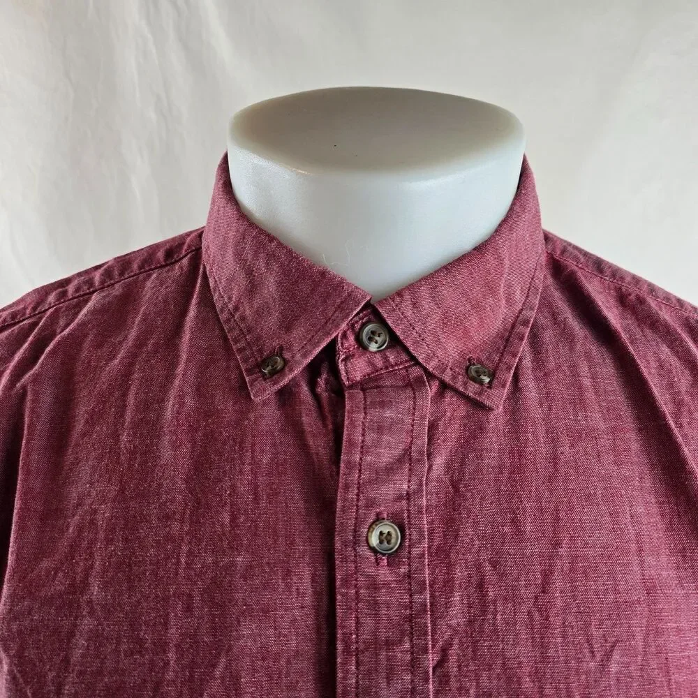 Banana Republic Shirt Men Large Red Solid Button Up Untucked Fit Chambray Preppy - Picture 2 of 9